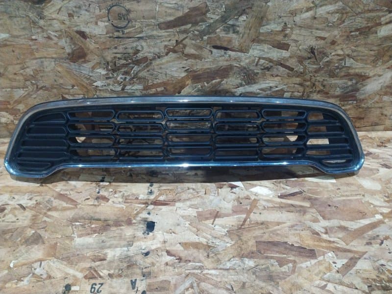 Решетка радиатора MINI Countryman R60 N18B16A 2011 (б/у)