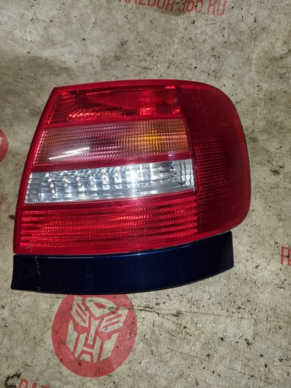 Фонарь Audi A4 8D2 APT 1.8 2000 (б/у)