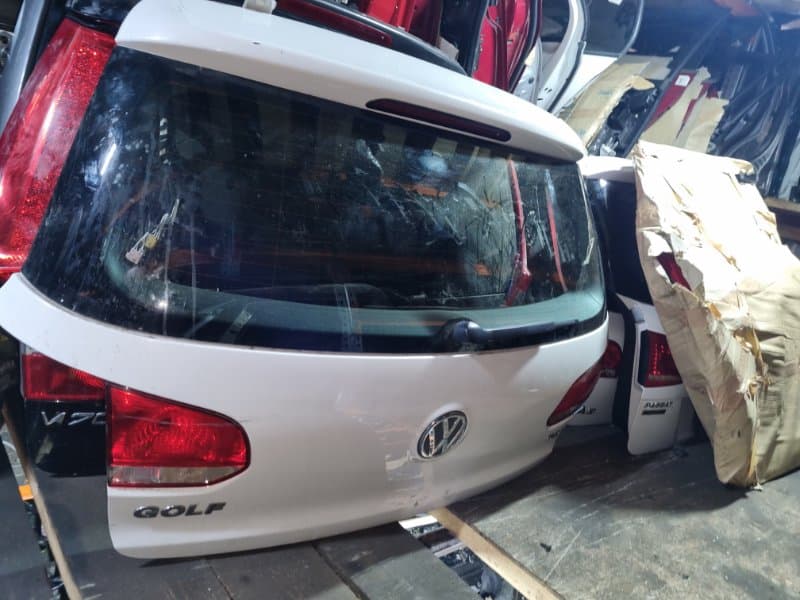 Крышка багажника Volkswagen Golf 5K1 CBZ 2011 (б/у)