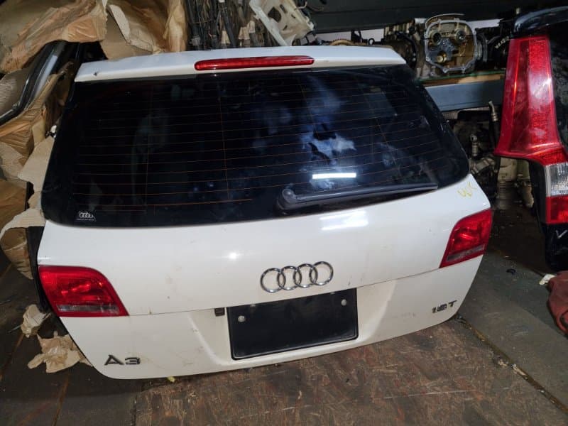 Крышка багажника Audi A3 8PA CDA 2009 (б/у)