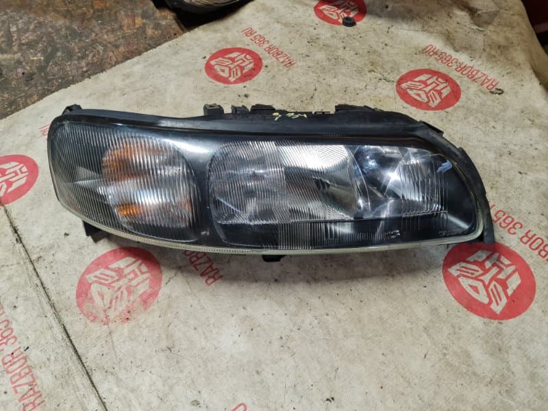 Фара галоген VOLVO XC70 SZ B5244T3 2001 прав. (б/у)
