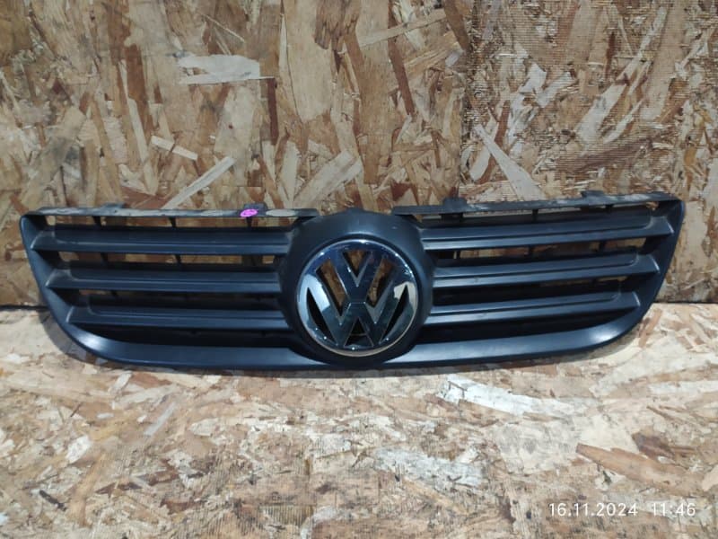 Решетка радиатора Volkswagen Polo 4 9N3 BKY 2006 (б/у)