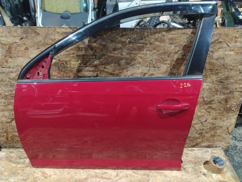 ДВЕРЬ JETTA 5 Volkswagen Golf AJ5 CAX 2010 перед. лев. (б/у)