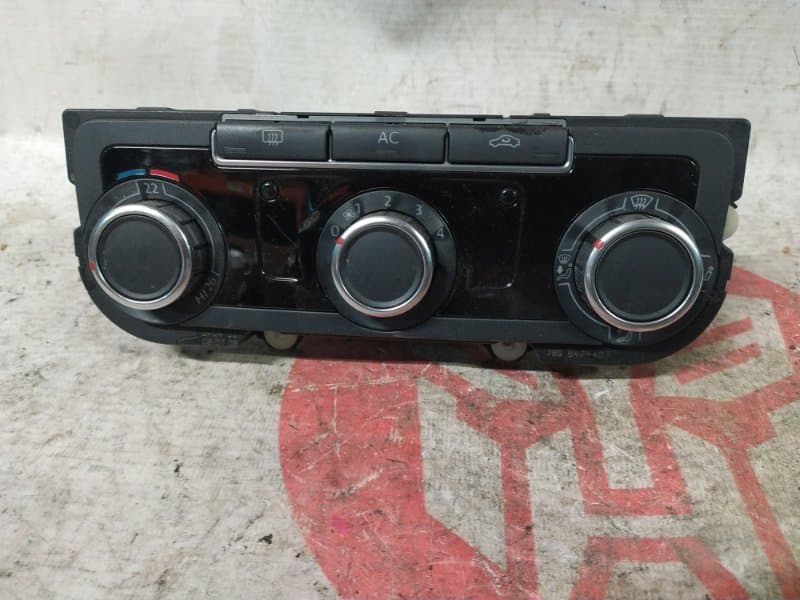 Блок управления климат-контролем Volkswagen Golf AJ5 CAX 2011 (б/у)