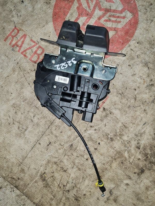 Замок багажника VOLVO V70 BW B5254T10 2010 (б/у)