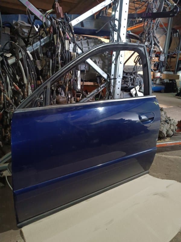Дверь Audi A4 8D2 APT 1.8 2000 перед. лев. (б/у)