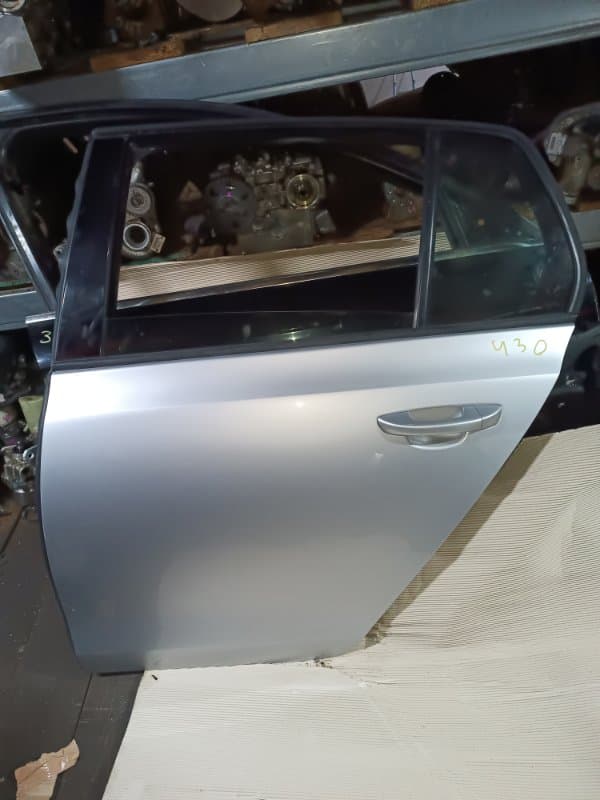 Дверь Volkswagen Golf 5K1 CAX 2010 задн. лев. (б/у)