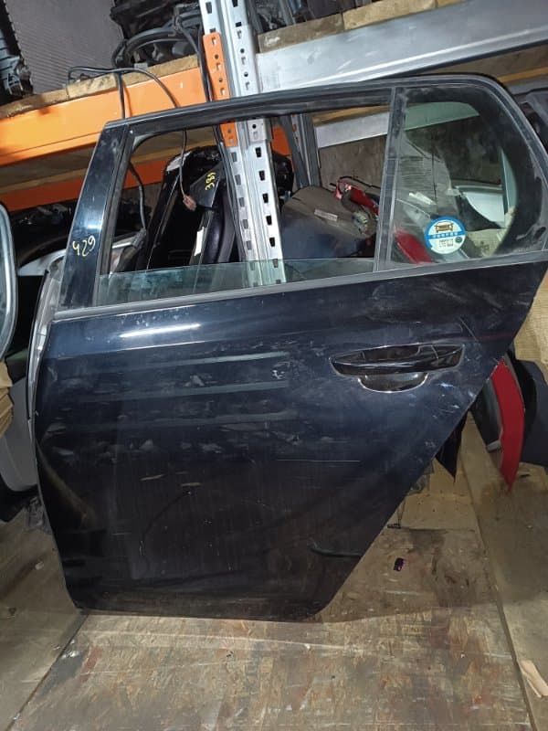 Дверь Volkswagen Golf 5K1 CAX 2010 задн. лев. (б/у)