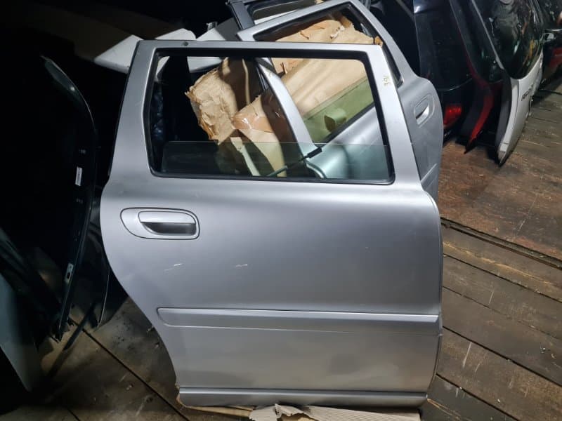 Дверь Volvo v70 SW B5254T2 2005 задн. прав. (б/у)