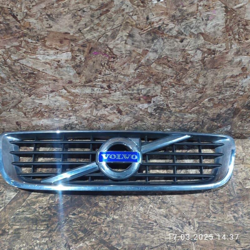 Решетка радиатора Volvo V50 MW43 B4204S3 2009 (б/у)