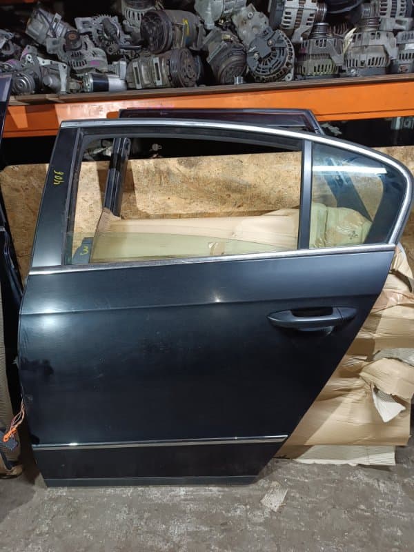 Дверь Volkswagen Passat 3C2 BVY 2008 задн. лев. (б/у)