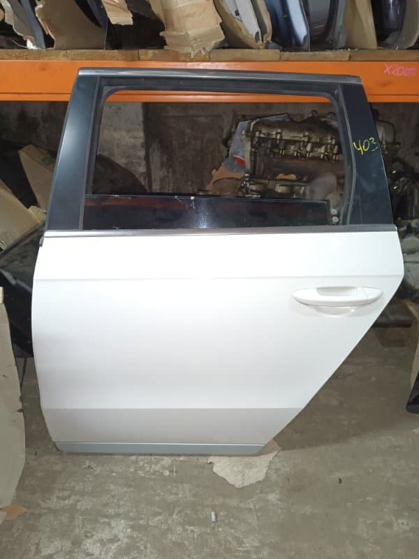 Дверь Volkswagen Passat 365 CCZ 2012 задн. лев. (б/у)