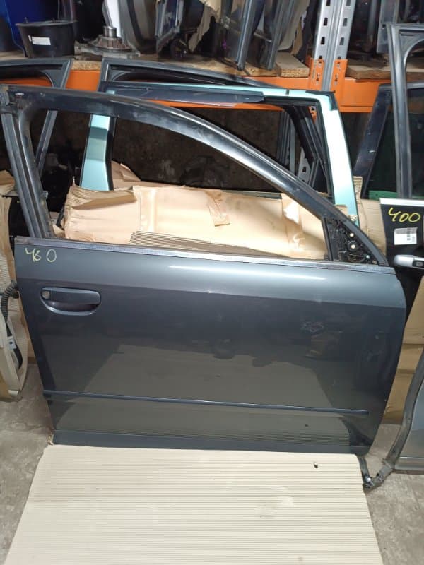Дверь Audi A4 8E2 AMB 2002 перед. прав. (б/у)