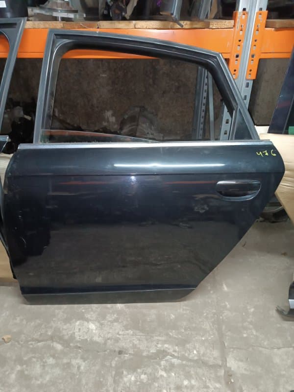 Дверь Audi A6 4F2 AUK 2008 задн. лев. (б/у)