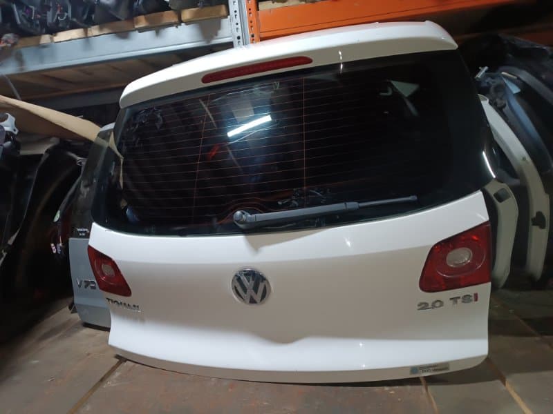 Крышка багажника Volkswagen Tiguan 5N1 CAW 2010 (б/у)