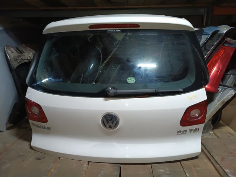Крышка багажника Volkswagen Tiguan 5N1 CCZ 2011 (б/у)