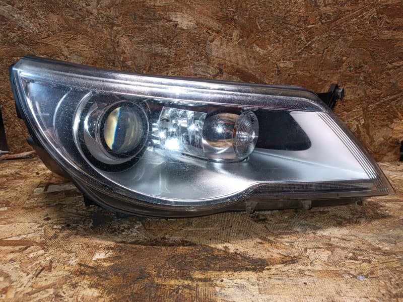 Фара ксенон адаптивный Volkswagen Tiguan 5N1 CAW 2010 перед. прав. (б/у)