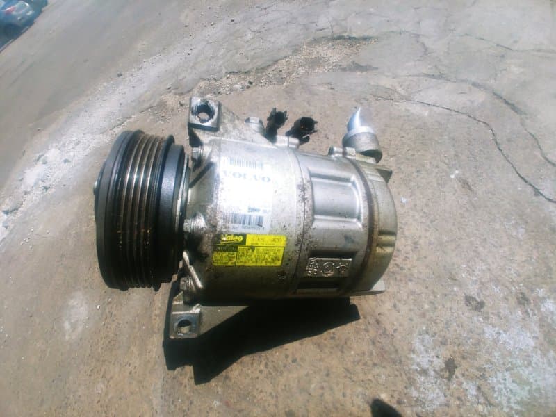 Компрессор кондиционера VOLVO V70 BW B5254T10 2010 (б/у)
