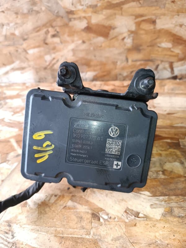 Блок abs Volkswagen Golf 5K1 CAX 2011 (б/у)
