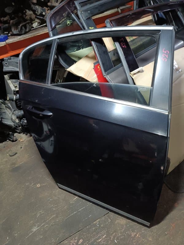Дверь Volkswagen Passat 362 CAX 2013 задн. прав. (б/у)