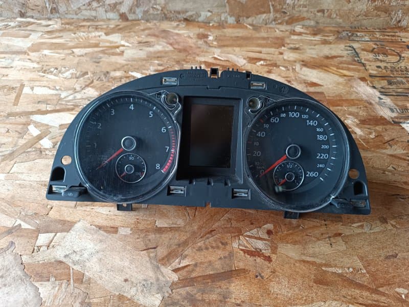 Щиток приборов Volkswagen Passat 365 CAX 2011 (б/у)