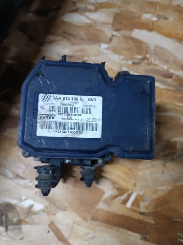 Блок abs Volkswagen Passat 365 CAX 2011 (б/у)