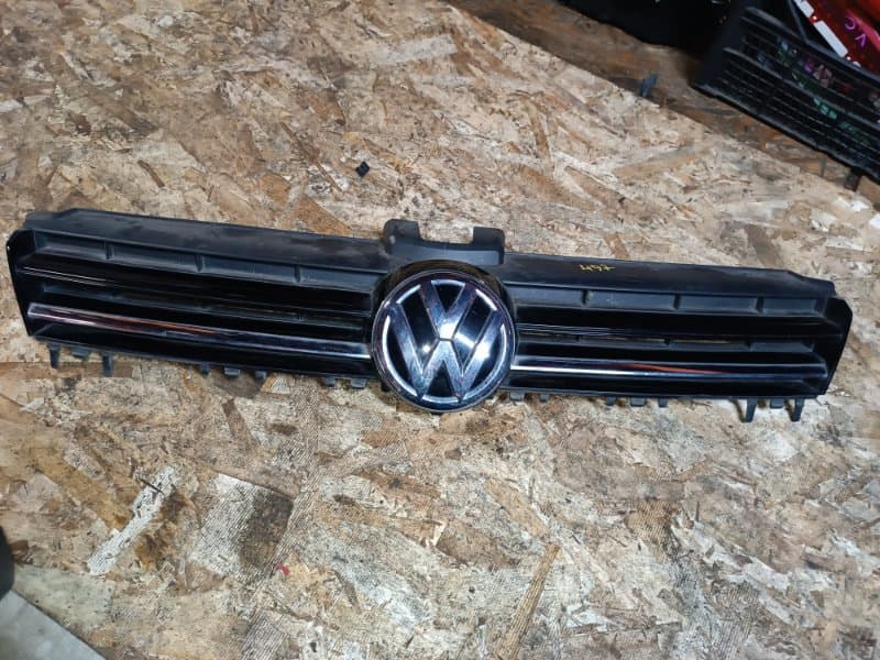 Решетка радиатора Volkswagen Golf 5G1 CJZ 2016 (б/у)