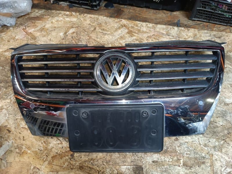 Решетка радиатора Volkswagen Passat 3C5 AXZ 2009 (б/у)