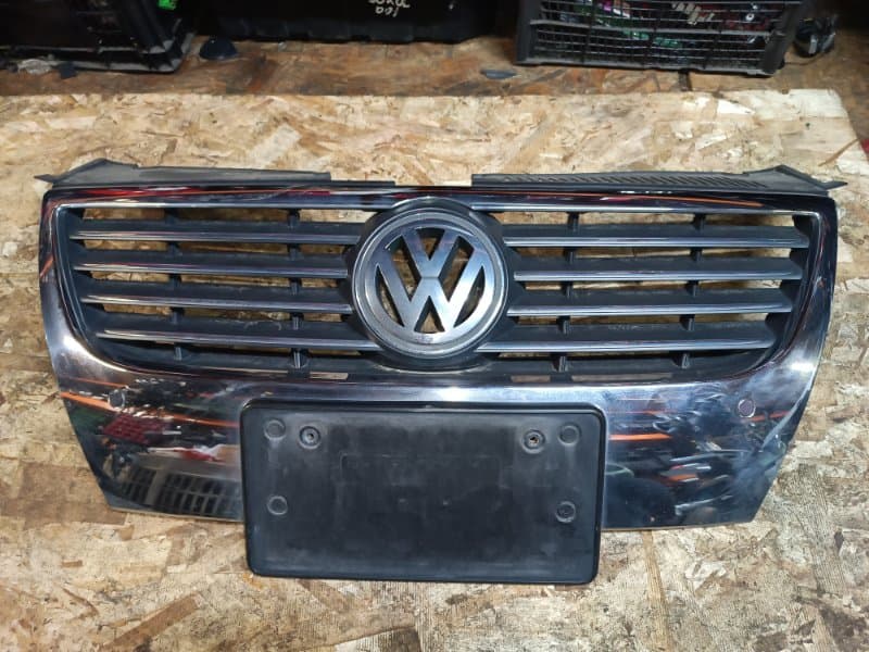 Решетка радиатора Volkswagen Passat 3C2 AXZ 2008 (б/у)