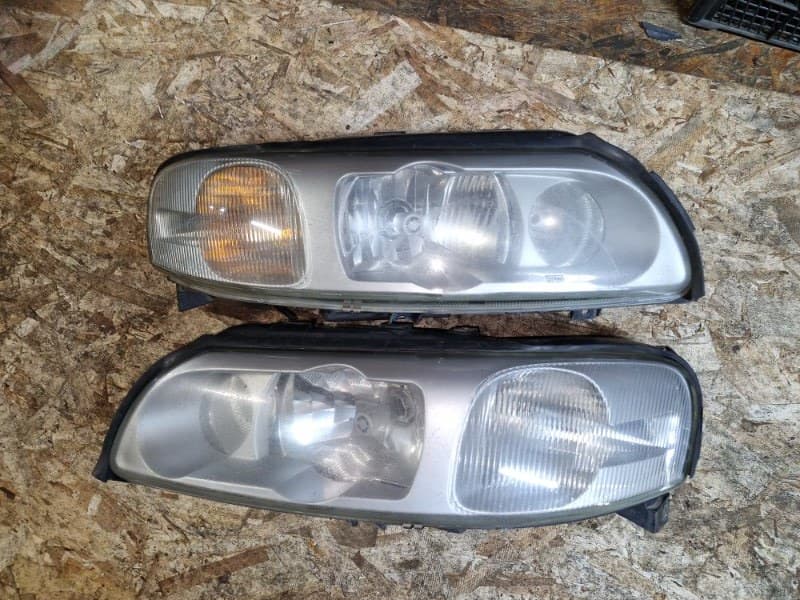 Комплект фар Volvo V70 SW B5254T4 2004 (б/у)