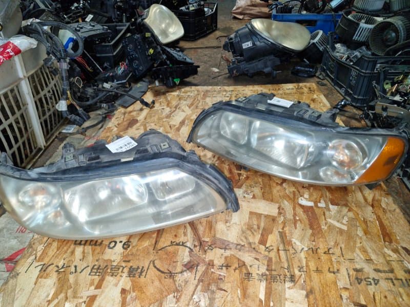 Комплект фар галоген Volvo XC70 SZ B5254T2 2005 (б/у)