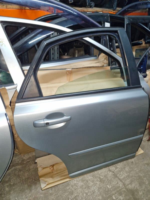 Дверь Volvo s40 MS B5244S 2010 задн. прав. (б/у)
