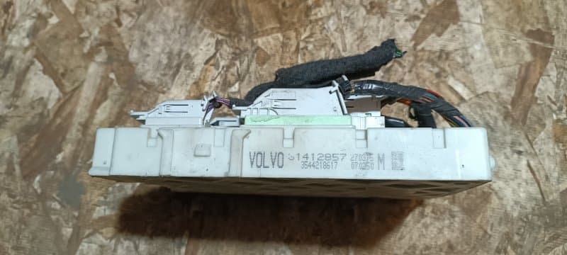 Блок предохранителей Volvo v40 MV D4204T14 2014 (б/у)