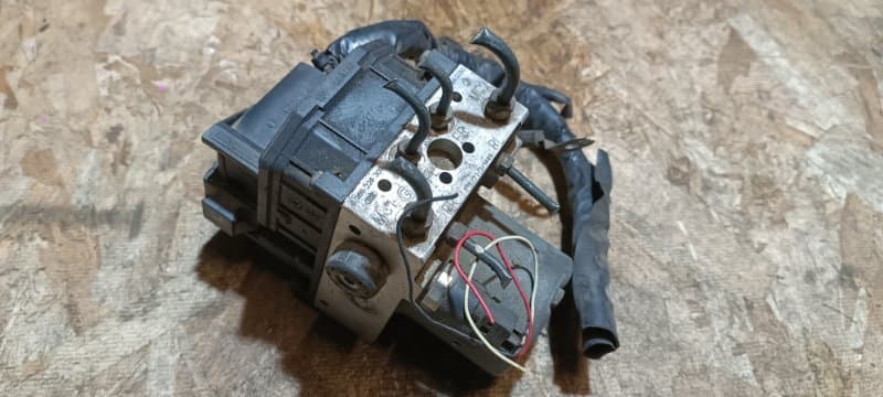 Блок abs SUBARU LEGACY BLE EZ30 2007 (б/у)