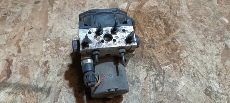 Блок abs VOLKSWAGEN PASSAT 3B2 AWT 2002 (б/у)