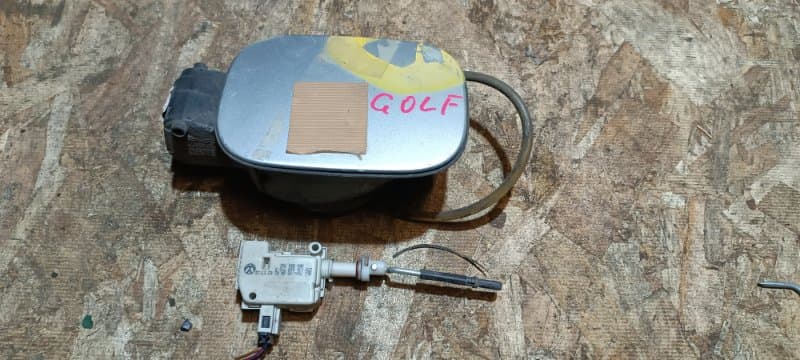 Лючок бензобака Volkswagen Golf 1J5 AVU 2000 (б/у)