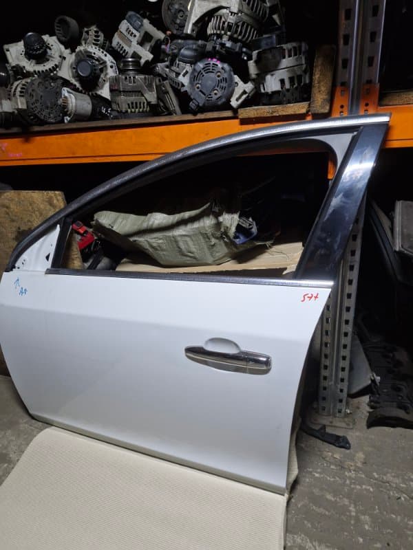 Дверь Volvo V60 FW B4164T 2012 перед. лев. (б/у)