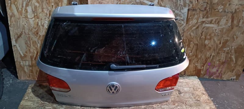 Крышка багажника ПУСТАЯ Volkswagen Golf 5K1 CBZ 2012 (б/у)