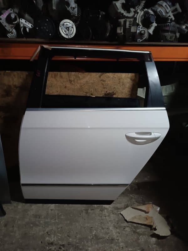 Дверь Volkswagen Passat 3С5 BZB 2007 задн. лев. (б/у)