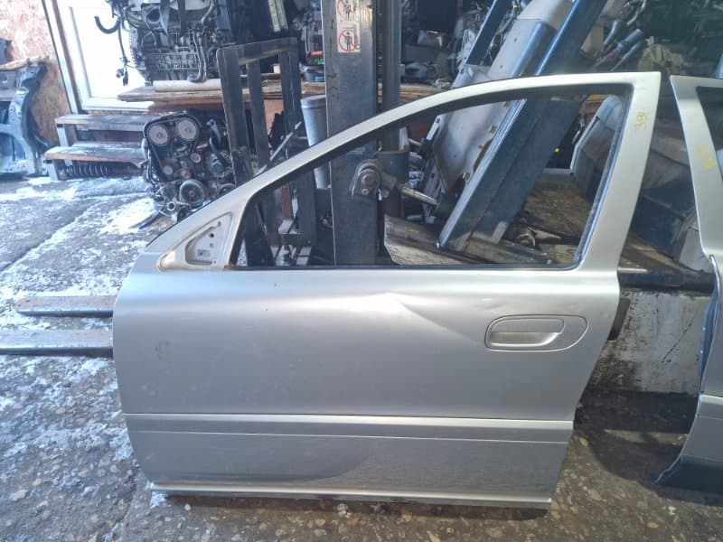 Дверь Volvo v70 SW B5254T2 2005 перед. лев. (б/у)