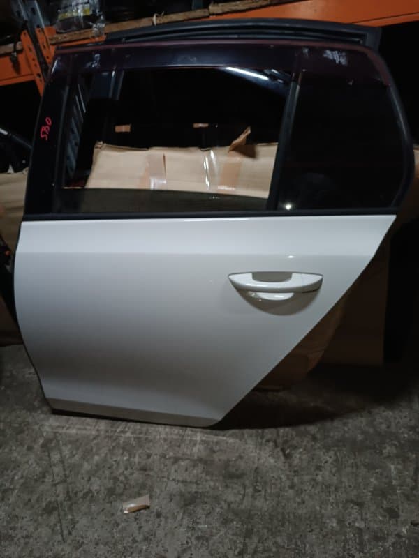 Дверь Volkswagen Golf 5K1 CAX 2011 задн. лев. (б/у)