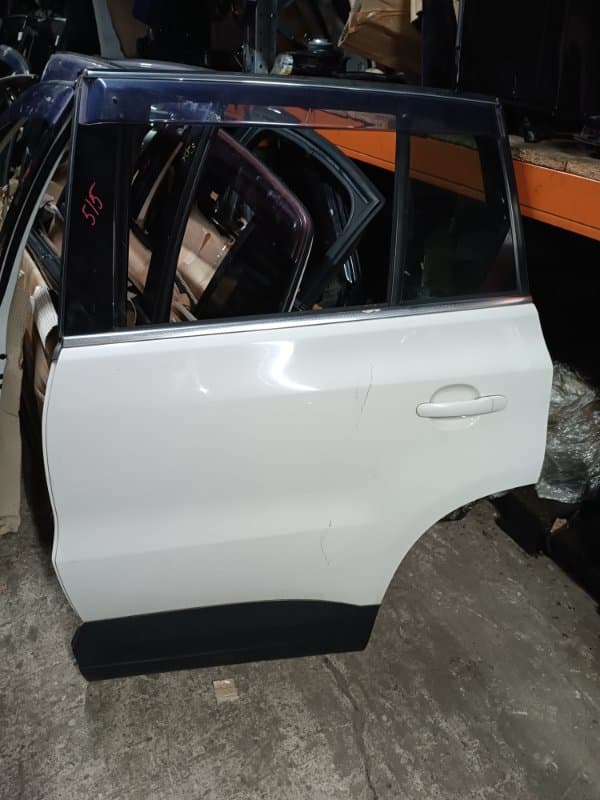 Дверь Volkswagen Tiguan 5N1 CCZ 2011 задн. лев. (б/у)
