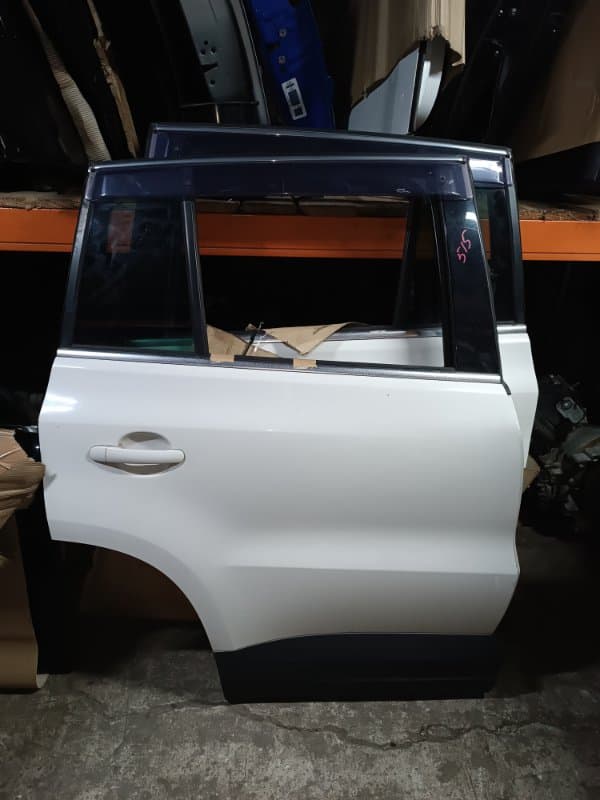 Дверь Volkswagen Tiguan 5N1 CCZ 2011 задн. прав. (б/у)