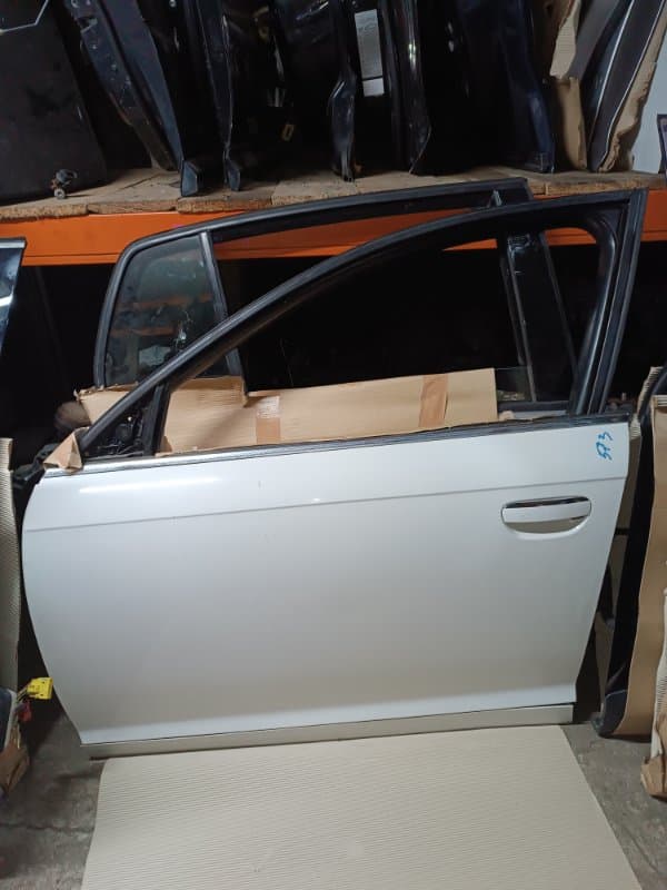 Дверь Audi A6 4F5 AUK 2007 перед. лев. (б/у)