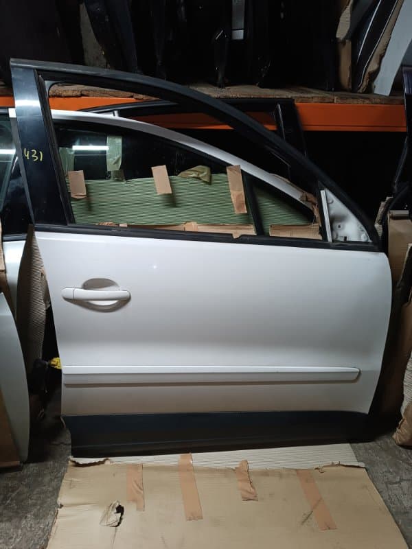 Дверь Volkswagen Tiguan 5N1 CAW 2009 перед. прав. (б/у)