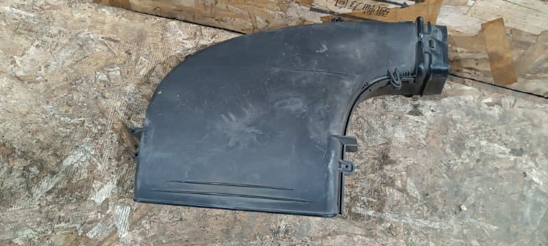 Воздухозаборник Volvo v40 MV D4204T14 2014 перед. (б/у)
