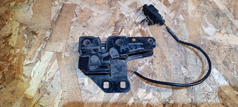 Замок капота Audi A4 8EC BWE 2006 (б/у)