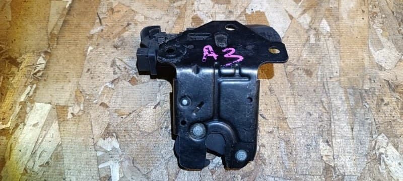 Замок багажника Audi A3 8P1 BYT 2008 (б/у)