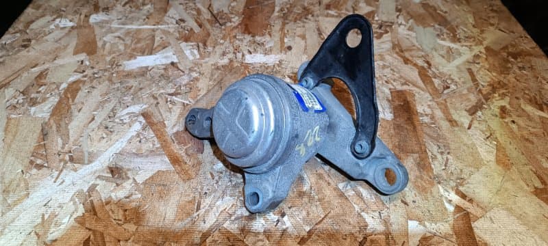 Опора ДВС Volvo V70 BW B4164T 2012 (б/у)