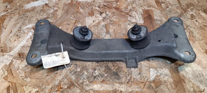 Опора АКПП BMW 3 E90 N46B20BA 2005 (б/у)